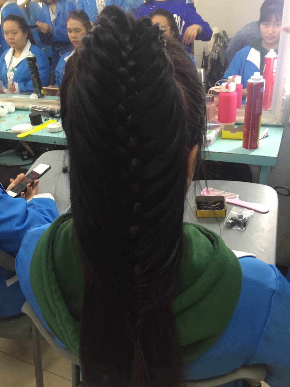 亿美达美容美发化妆学校