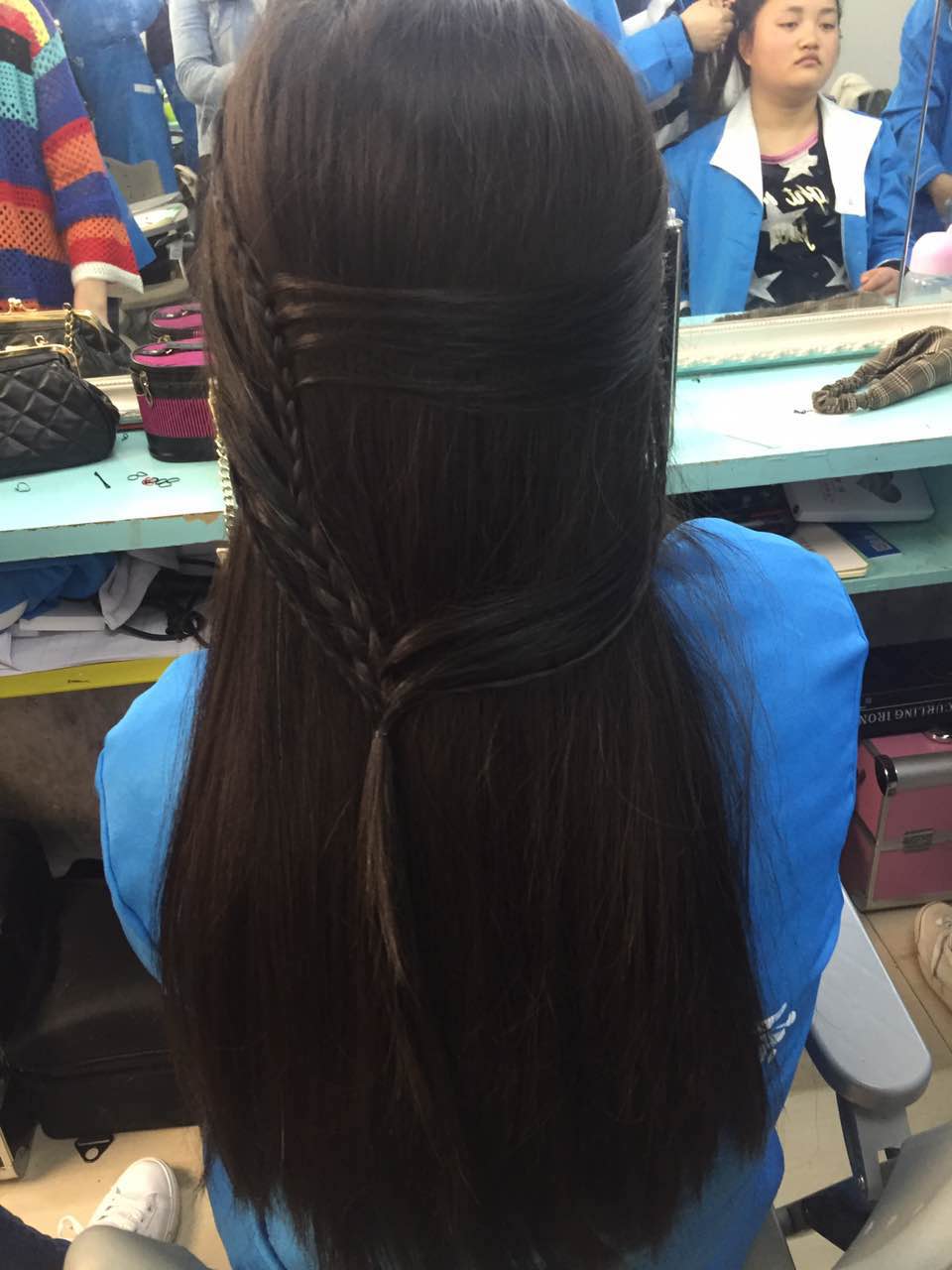 亿美达美容美发化妆学校