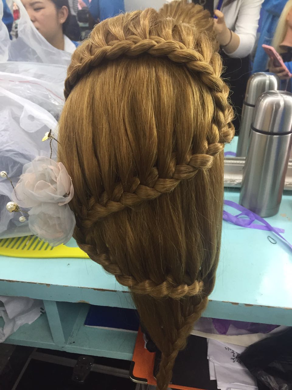 亿美达美容美发化妆学校