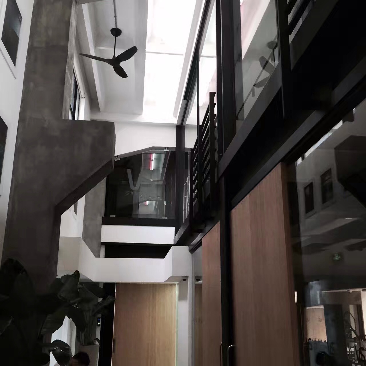 亿美达学校