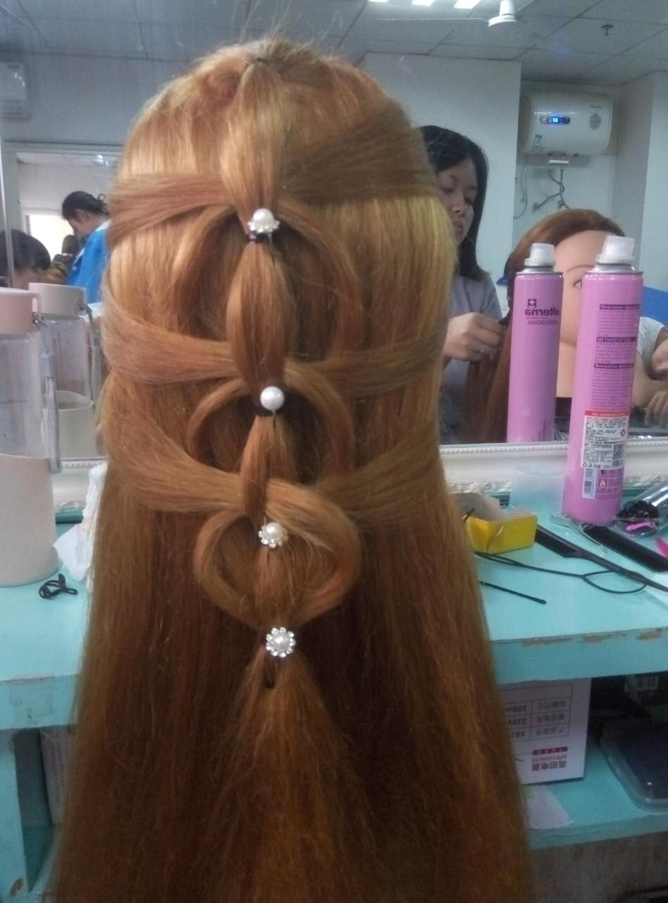 怀化哪里有好的化妆学校？