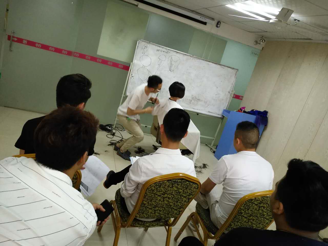 美发师资格证怎么爱游戏- AYX爱游戏体育官方网站- 爱游戏体育APP考