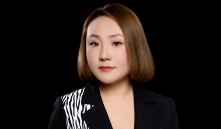 亿美达高级美甲导师——李俞莹